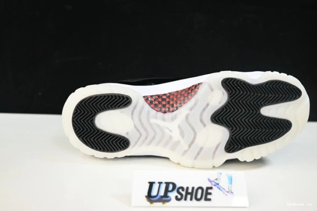 RETRO JORDAN AV2187 LOW 001 BLACK-WHITE 11 AIR 0331